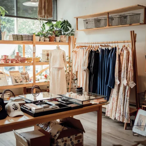 Diseño de locales de ropa femenina y tiendas boutique